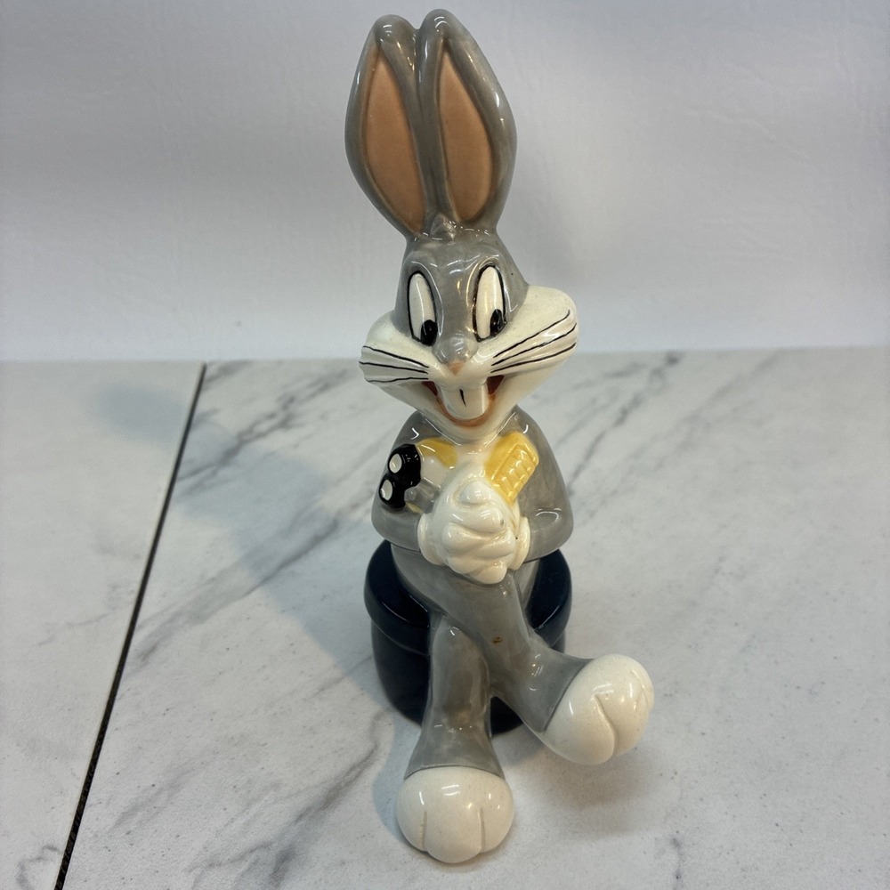 1995 Warner Bros Bugs Bunny Salt Shaker